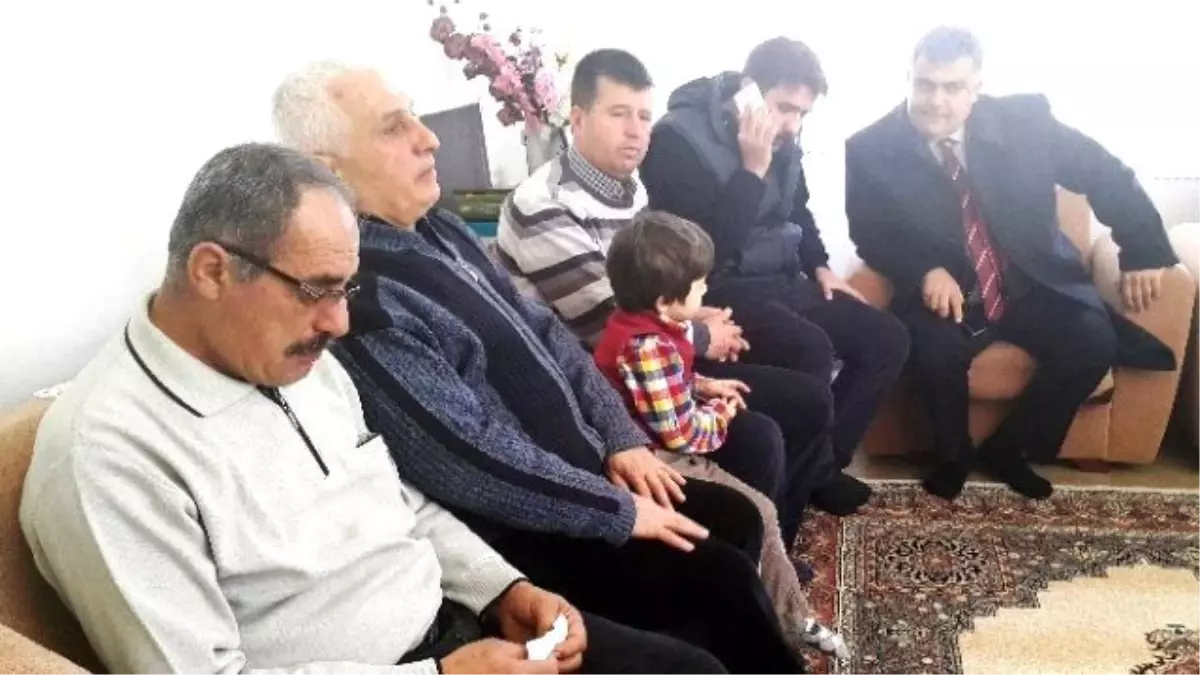 Babası Öldüğünde 2 Yaşındaydı, Şimdi Kendisi Öldü Çocuğu 2 Yaşında