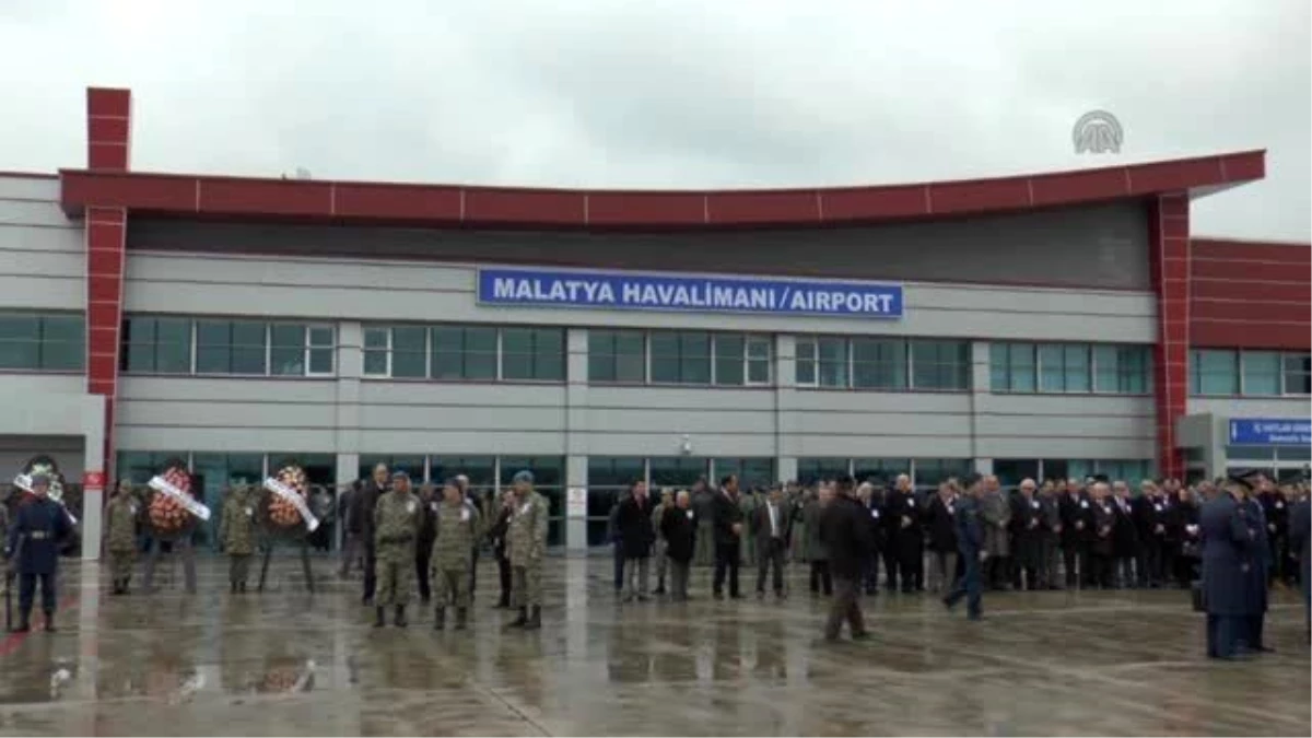 Malatya Havalimanı\'nda Askeri Tören Hazırlıkları
