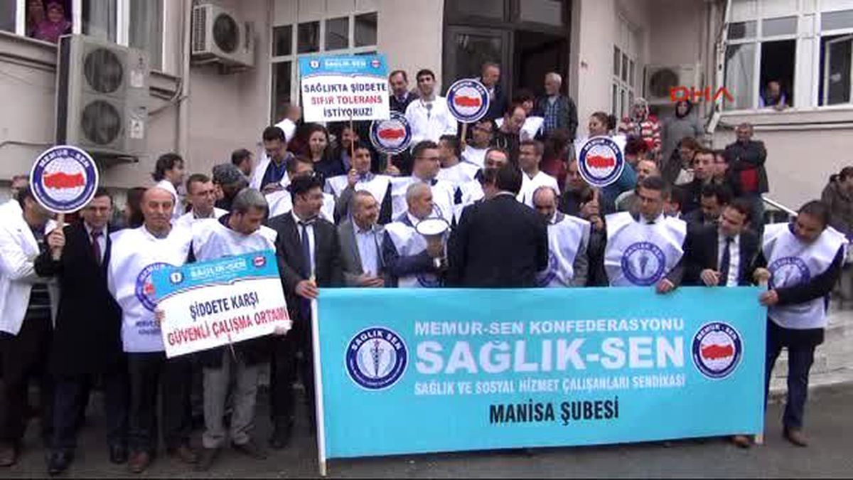 Manisa Sağlıkta Şiddete Tepki Eyleminde Gergin Anlar
