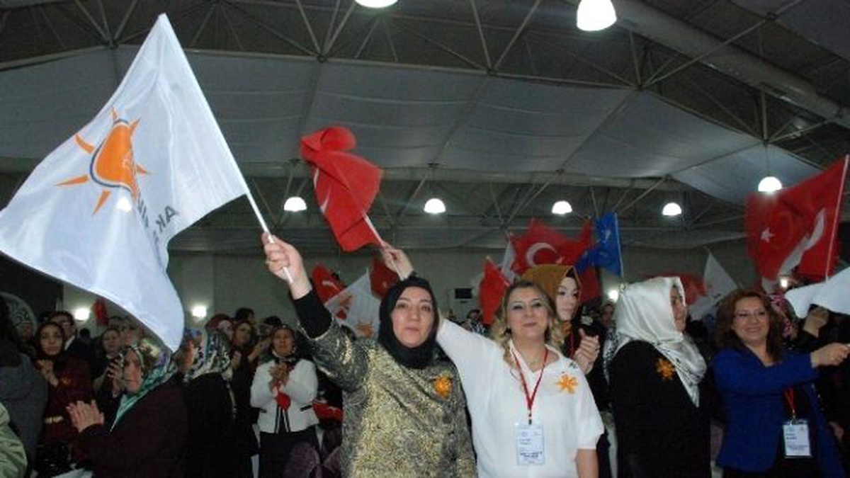 Nurettin Nebati: "Uşak\'ta Kadınların Desteği ile 3-0 Olacak"