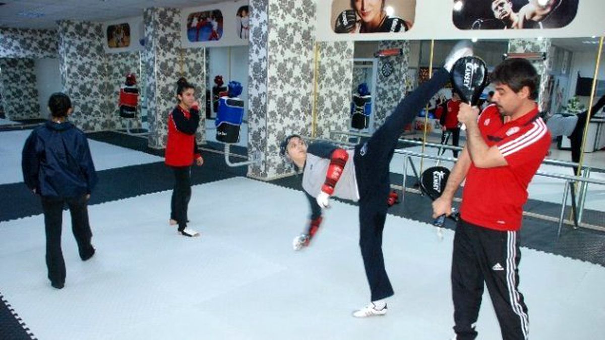 Kadınlar Şiddete Karşı Dövüş Öğreniyor