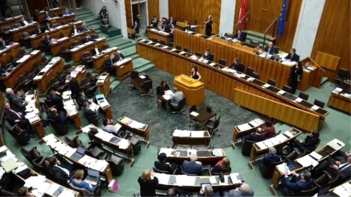 Tartışmalı İslam Yasası Avusturya Parlamentosu\'nda Kabul Edildi