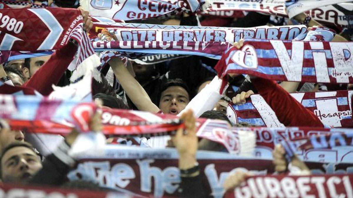 Trabzonspor Kulübü\'nden Taraftarlarına Napoli Uyarısı