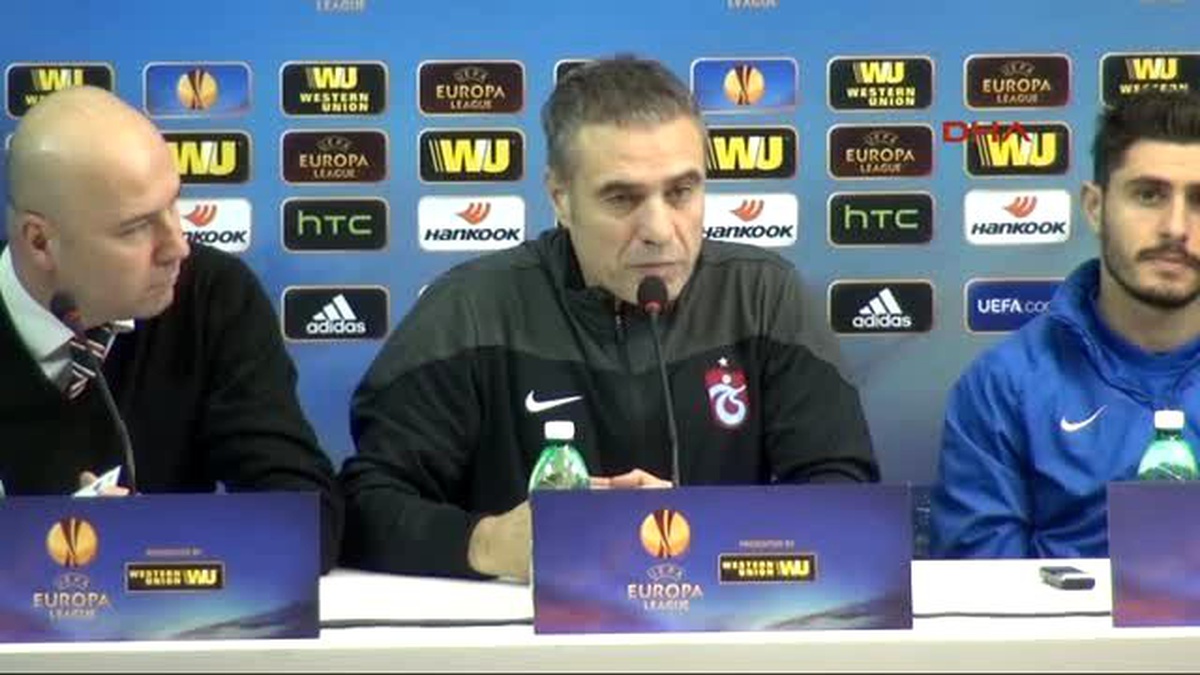 Trabzonspor Teknik Direktörü Yanal İstifa Haberlerini Gülerek İzliyorum