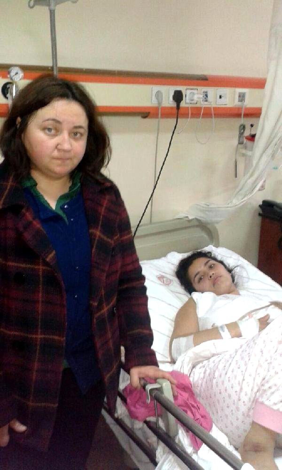Yaralı ve Hamile Kadın, Kürtaj İçin İzin Bekliyor (2)