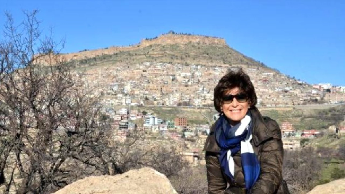 Yazar Lizi Behmoaras, Yeni Kitabanı Mardin\'de Anlattı