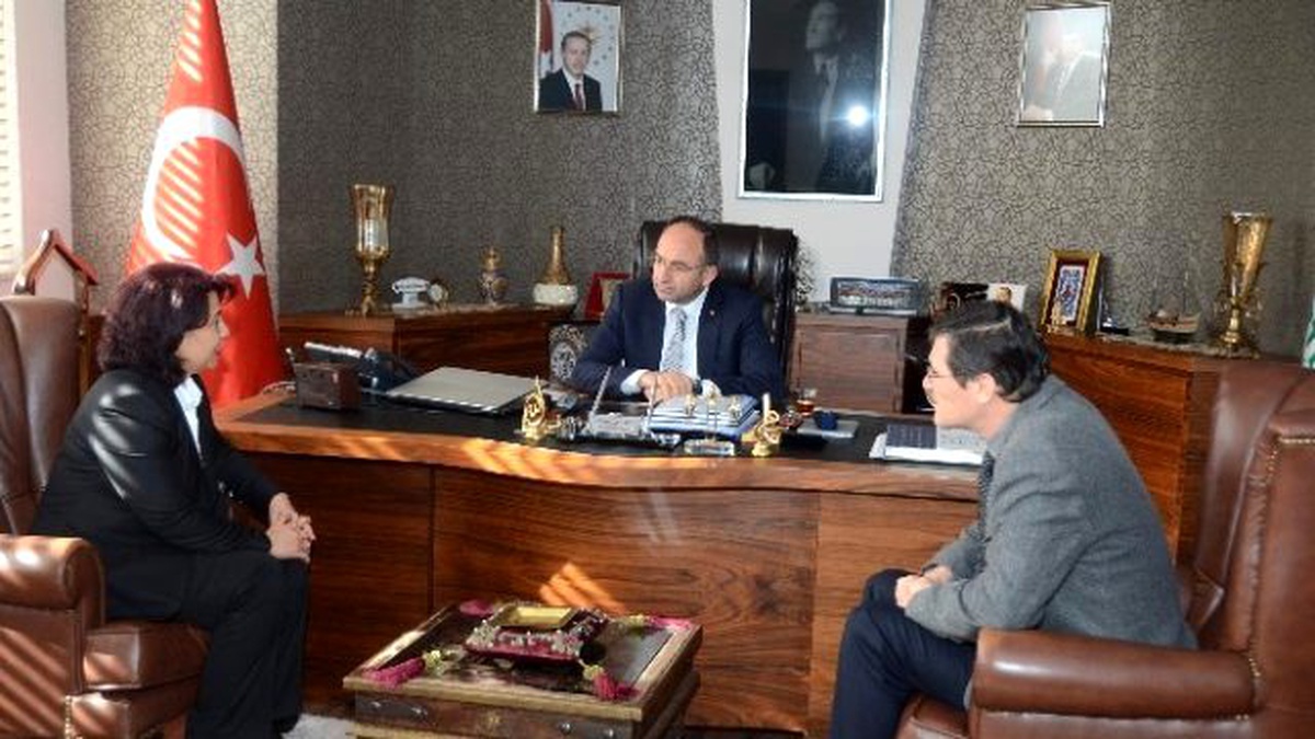 Yeni Müdür Zor\'dan Üzülmez\'e Nezaket Ziyareti