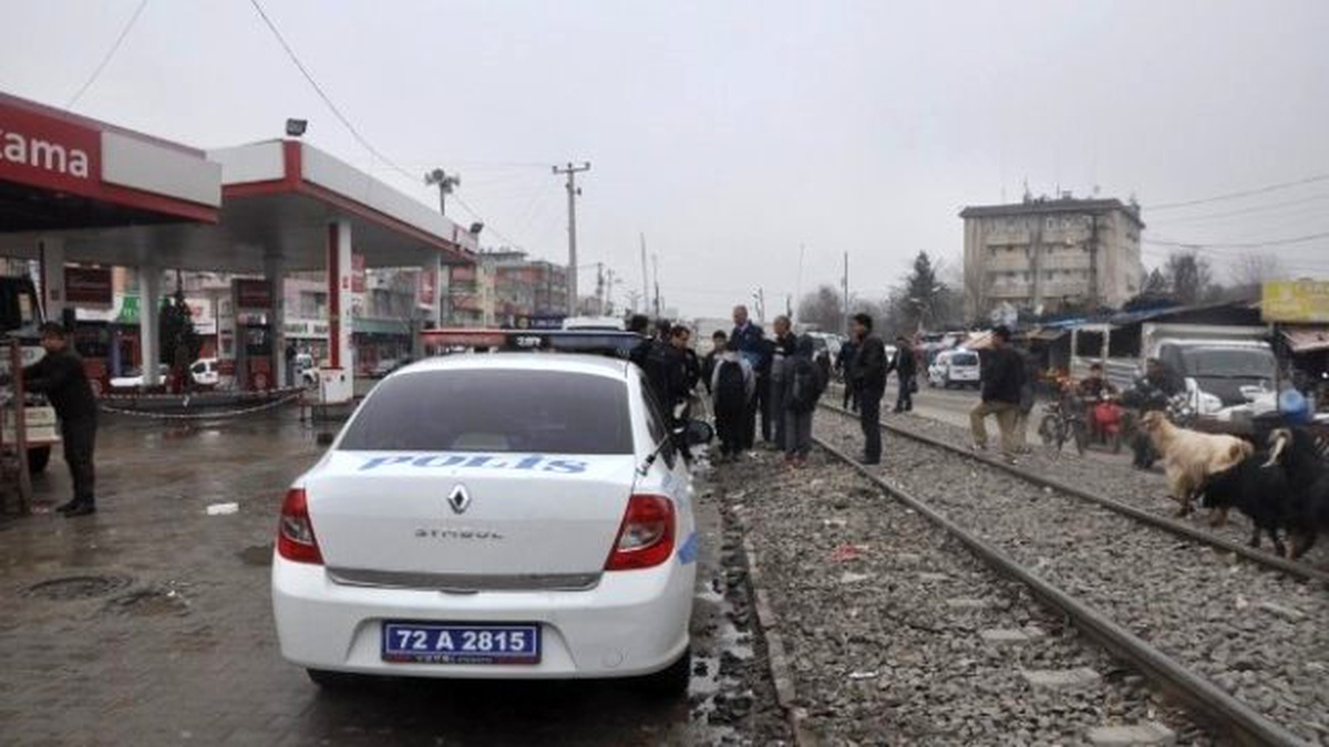 Batman\'da Yolcu Treni Bir Kadına Çarptı