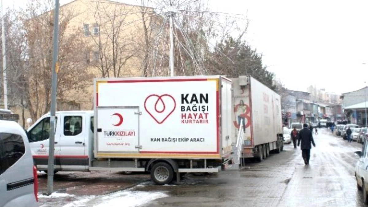 Bulanık\'ta Kan Bağışı Kampanyası