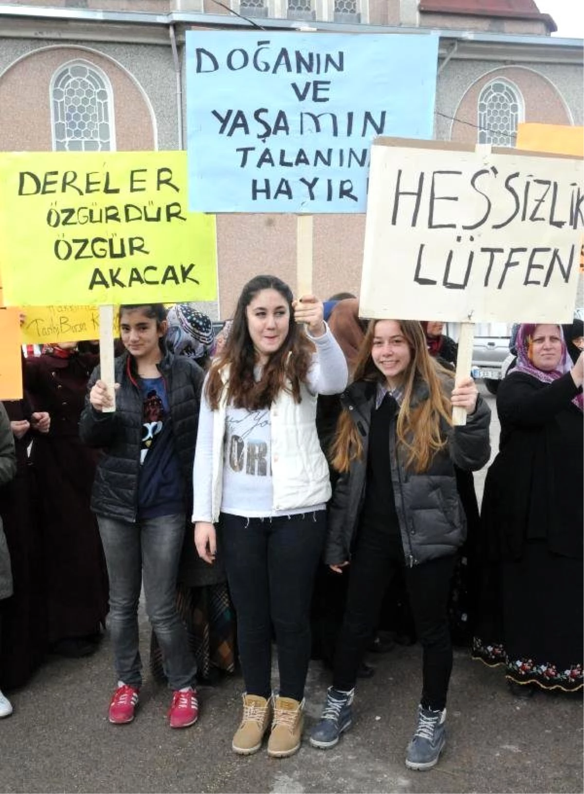 Bursa\'da, Protesto Nedeniyle Hes Toplantısı Yapılamadı