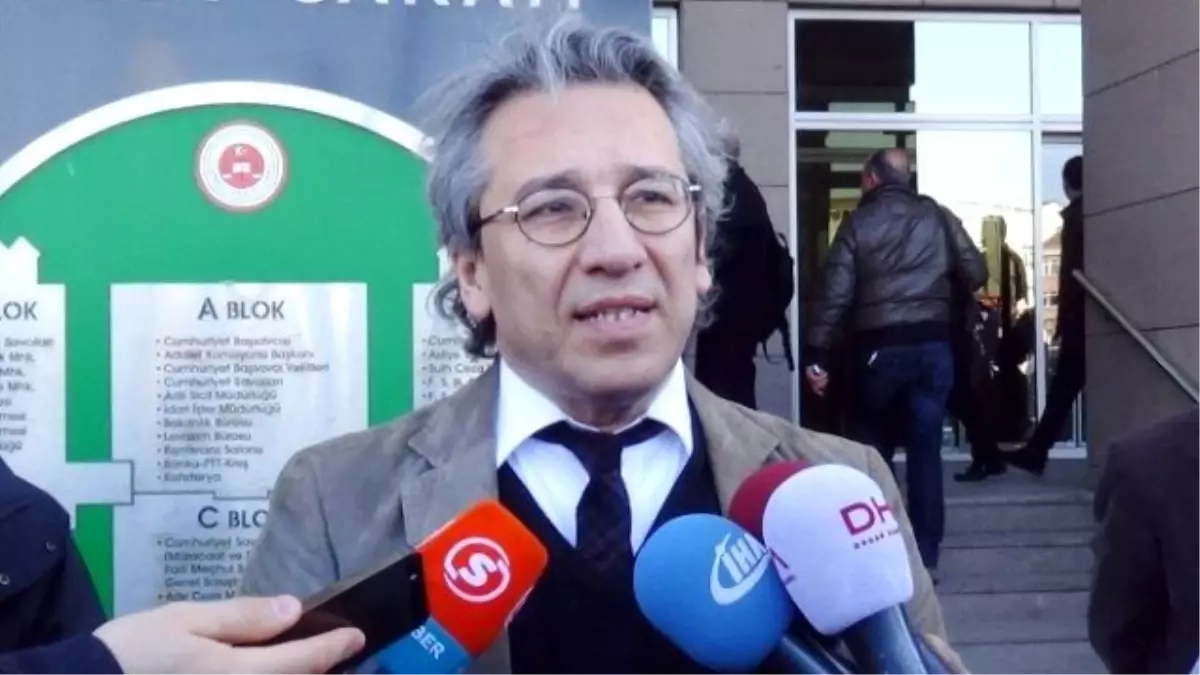 Can Dündar İfade Vermek İçin Adliyeye Geldi