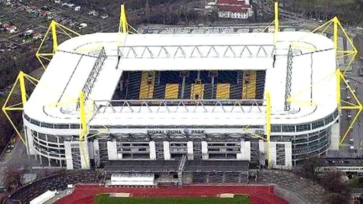 Dortmund\'un Stadının Yanında Bomba Bulundu