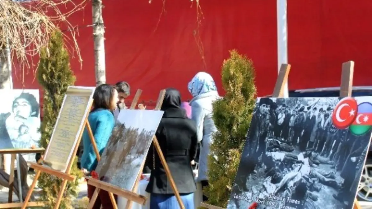 Gümüşhane\'de Hocalı Katliamının Yıldönümünde Fotoğraf Sergisi Açıldı