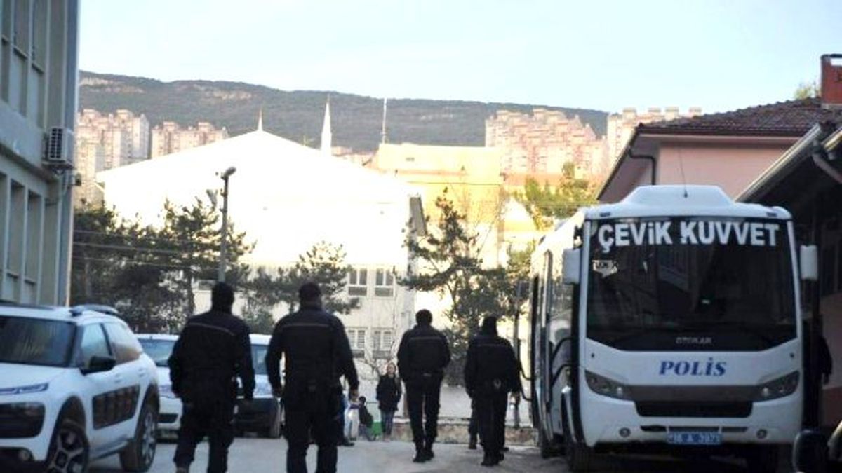 İşadamının Katili Olduğu İddia Edilen Şüpheli ve Eşi Adliyede