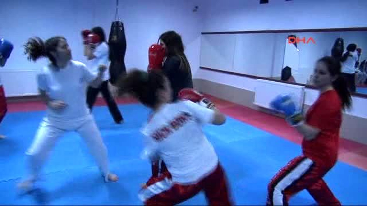 Kadınlar Şiddetten Kick Boks ile Korunacak