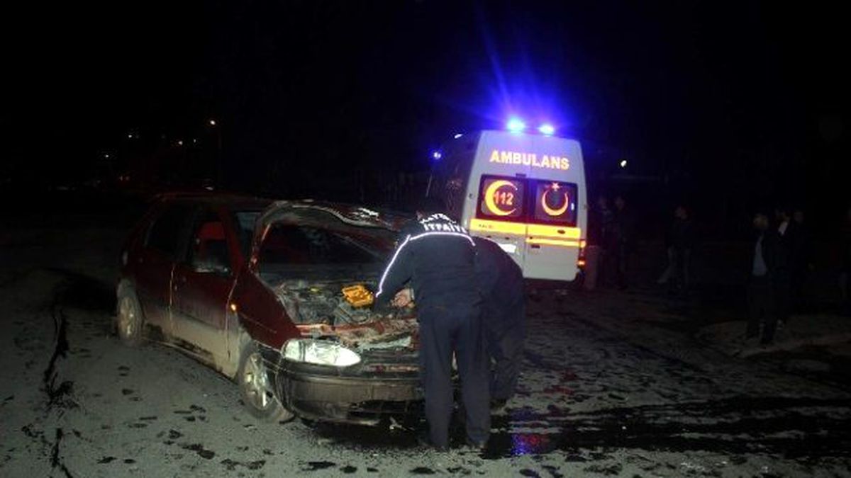 Kayseri\'de Trafik Kazası: 3 Yaralı