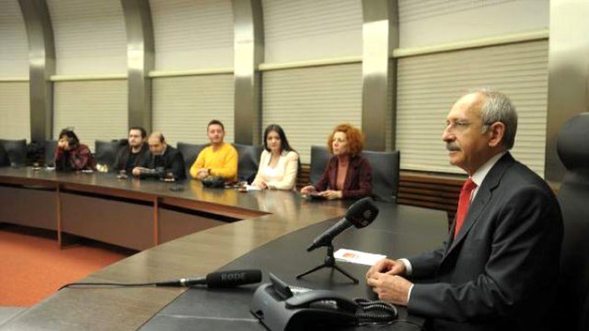 Kılıçdaroğlu, Bursa Çağdaş Gazeteciler Derneği Üyeleri ile Görüştü