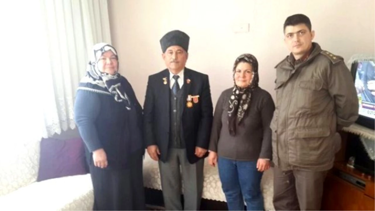 Kula\'da Komutanlar Şehit Ailelerini Ziyaret Etti