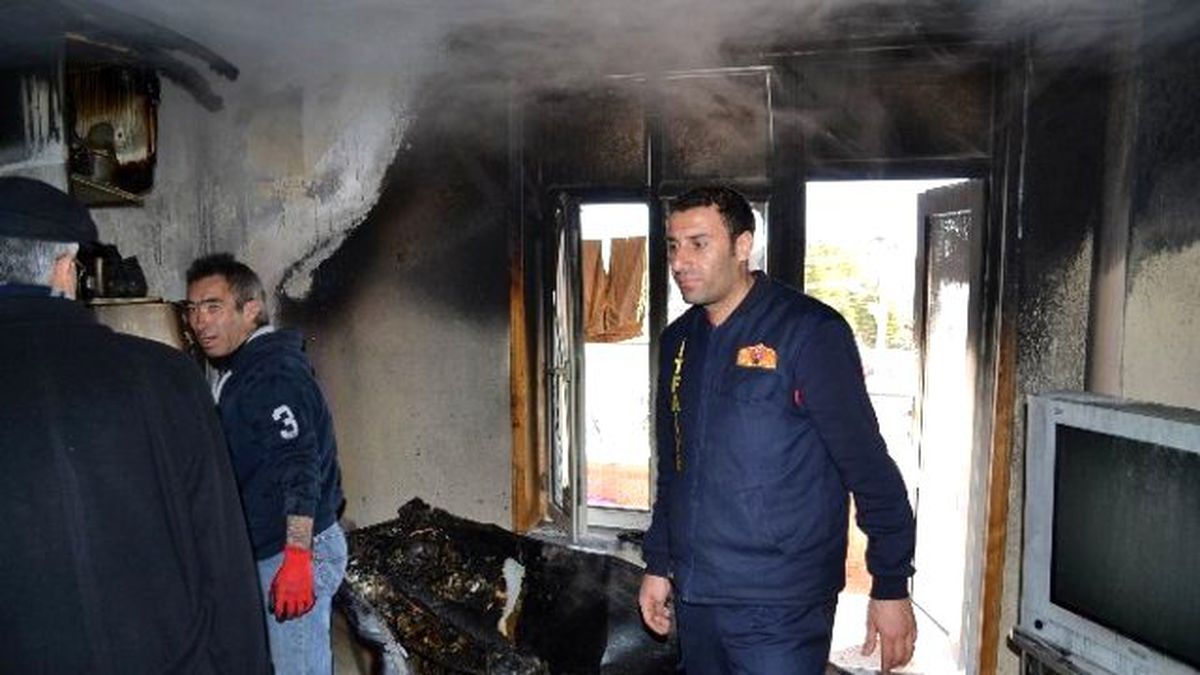 Kulu\'da İki Katlı Müstakil Evde Yangın