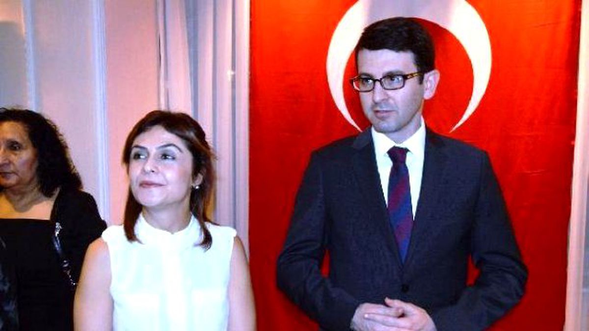 Londra Başkonsolosu Yorulmazlar\'dan Sanatçılara Resepsiyon
