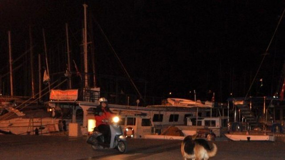 Motosiklet Sürücülerine Zor Anlar Yaşatıyor
