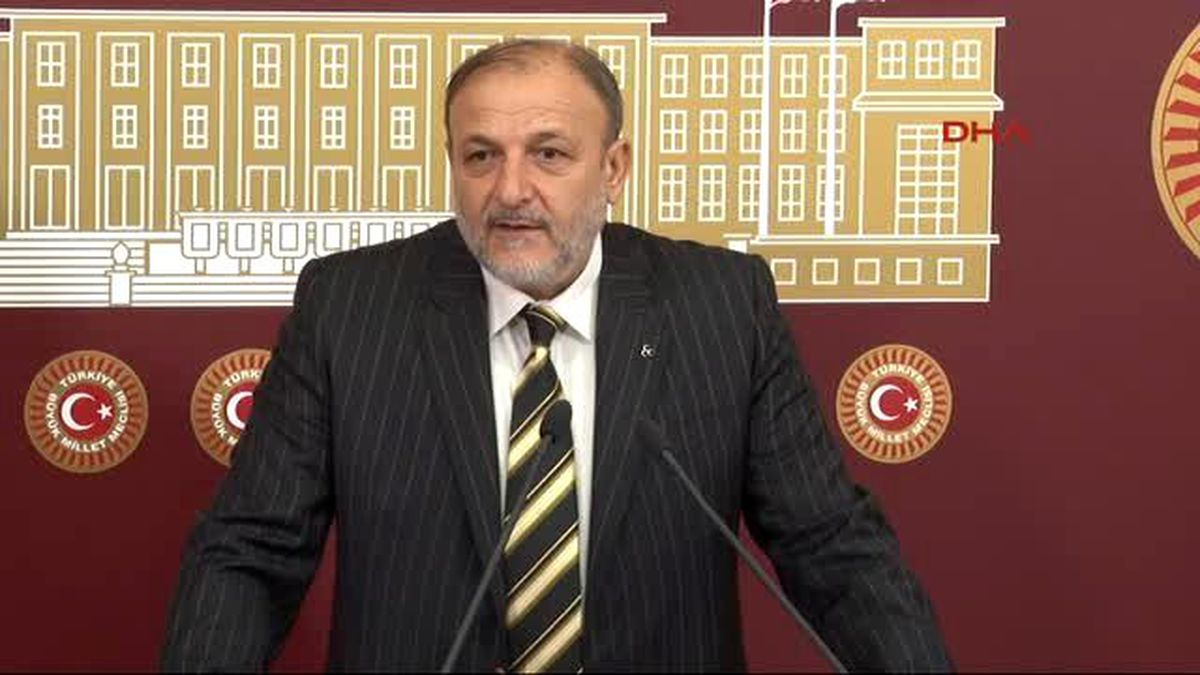 Oktay Vural, TBMM\'de Basın Toplantısı Düzenledi -1