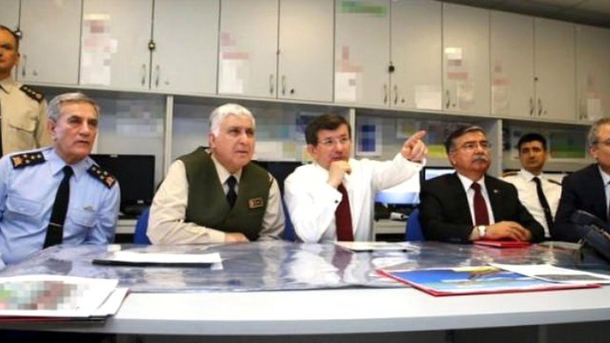 Operasyon Gecesi Karargah\'ta Şükür Namazı