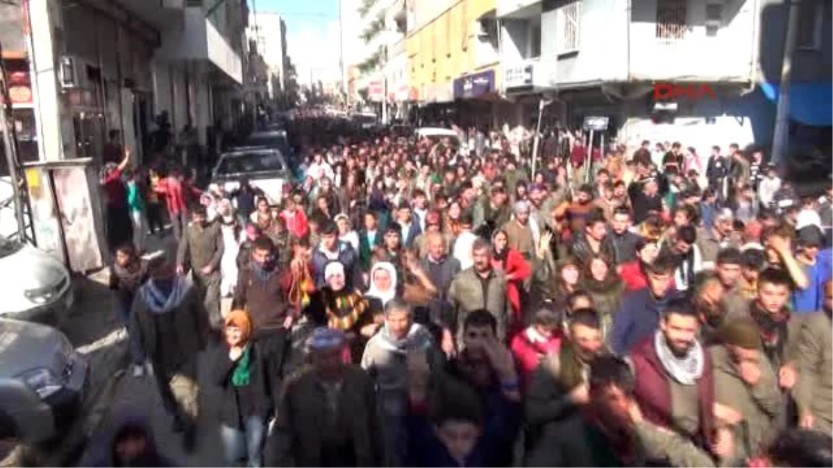 Silopi İç Güvenlik Paketi, Silopi\'de Yöresel Kıyafetli Yürüyüşle Protesto Edildi