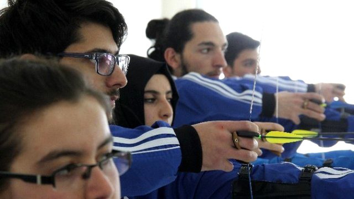 Üniversite Öğrencilerine Okçuluk Eğitimi