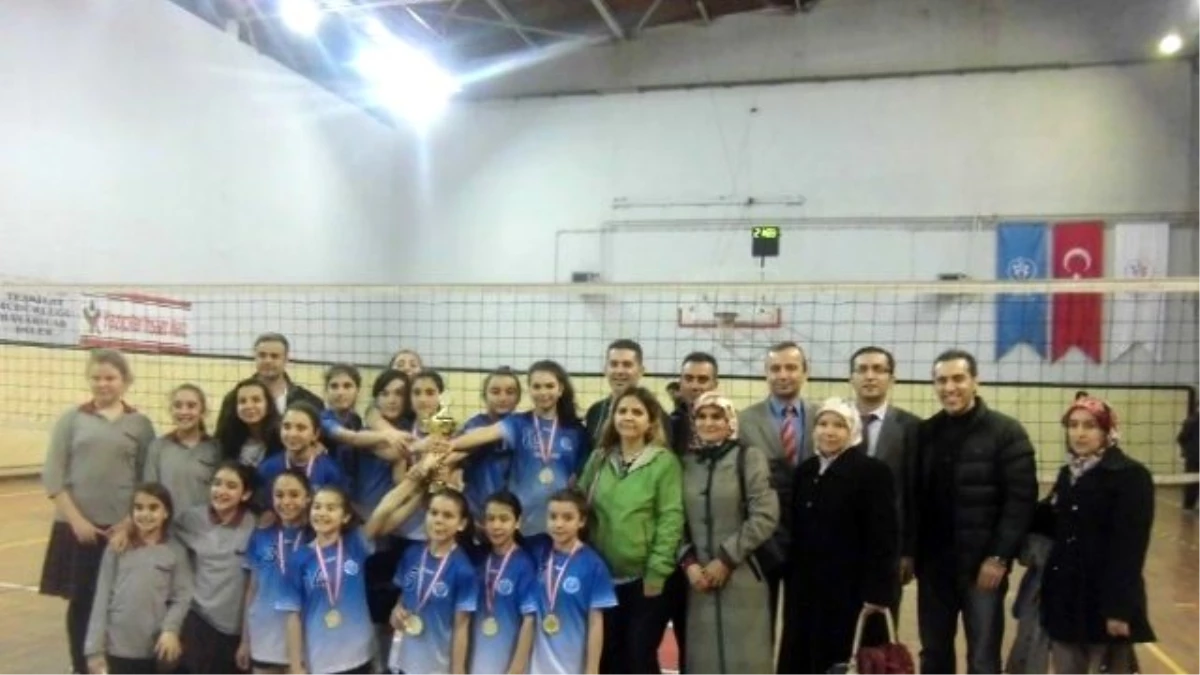 Voleybol İl Birincisi Çaycuma Mimar Sinan Ortaokulu Oldu