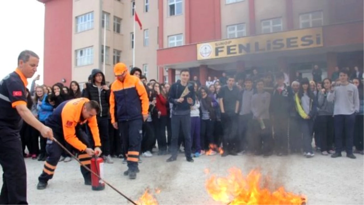 Afad\'dan Lisede Acil Durum Tatbikatı