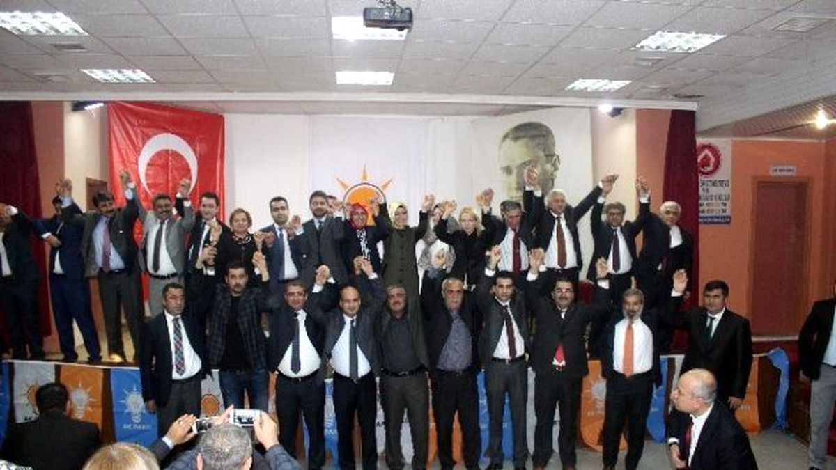 AK Parti Aday Adaylarını Tanıttı