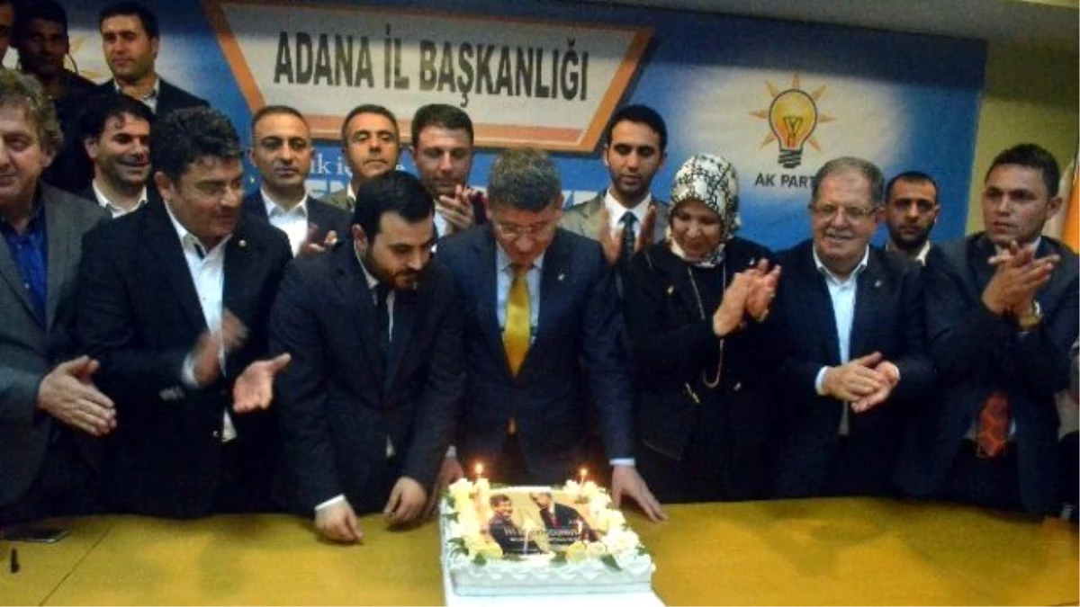 AK Parti\'de Çifte Doğum Günü Kutlaması