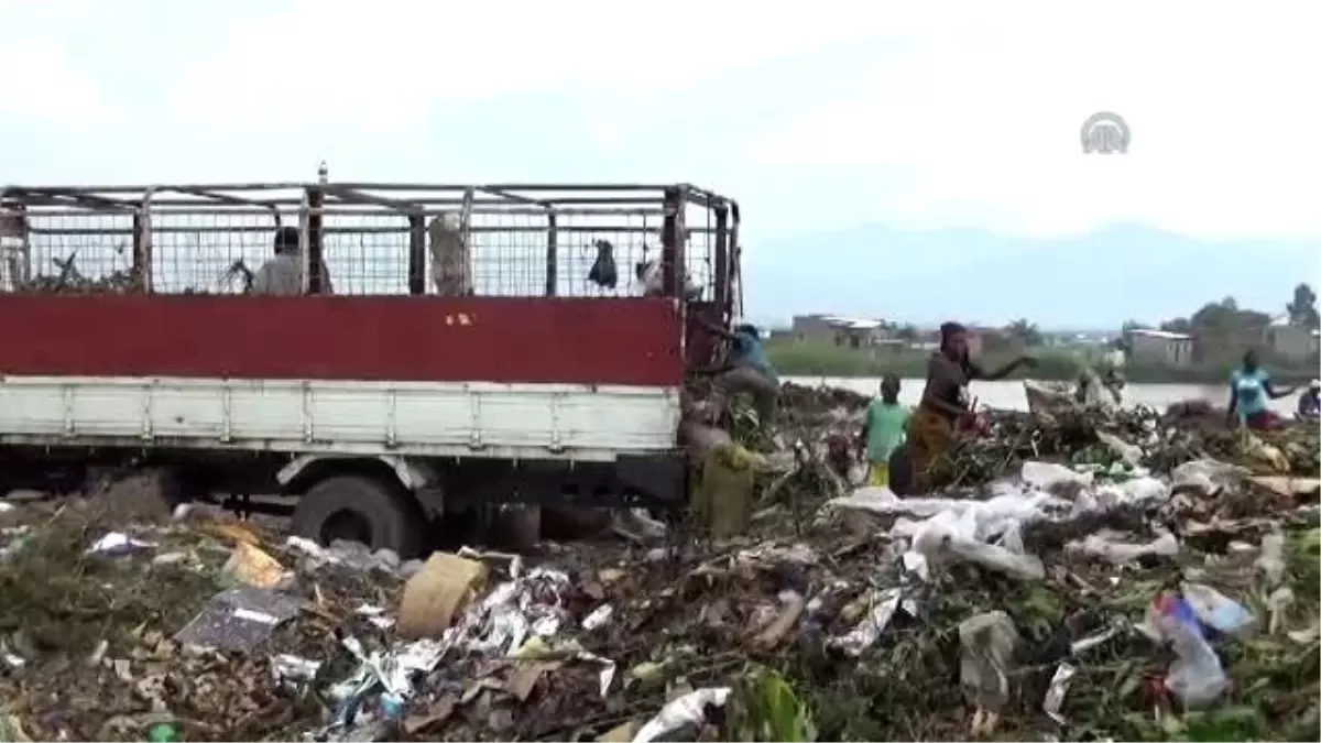 Burundi\'de Çöplük İşçileri