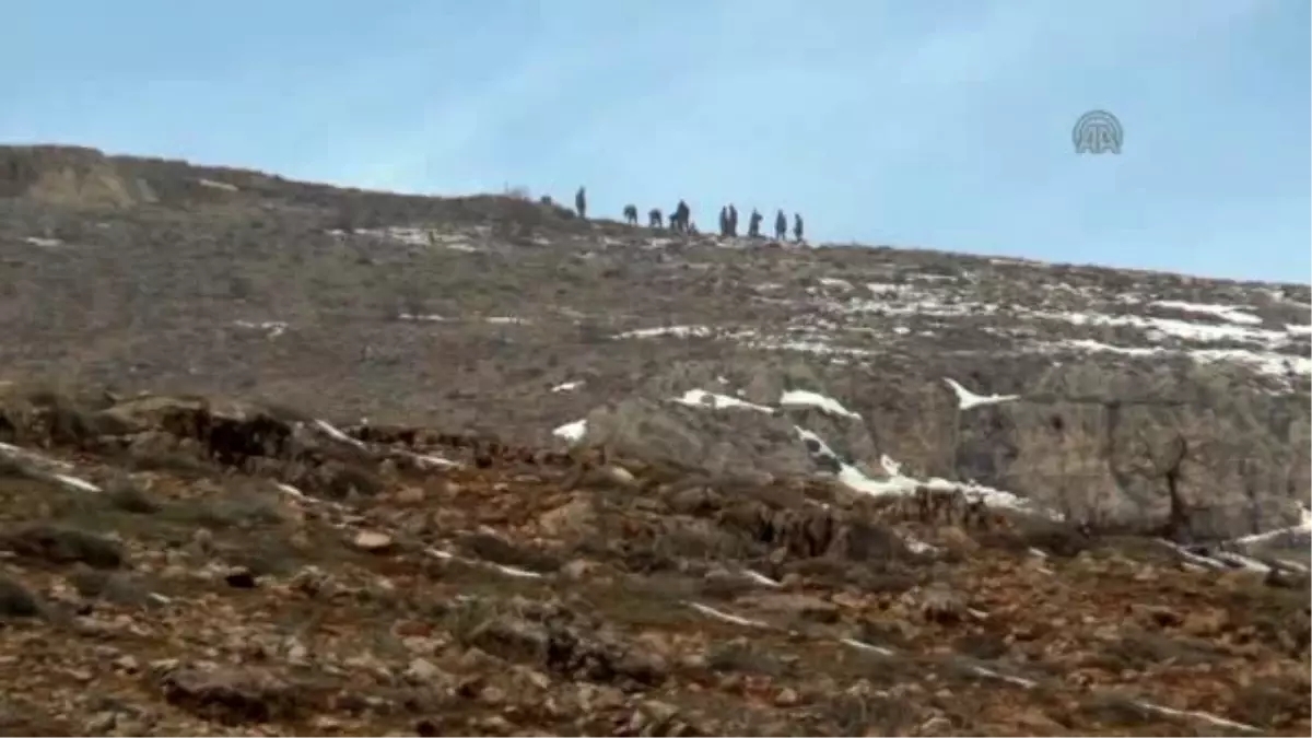 İki Askeri Uçağın Düşmesi - Kaza Kırım Ekibinin Çalışmaları