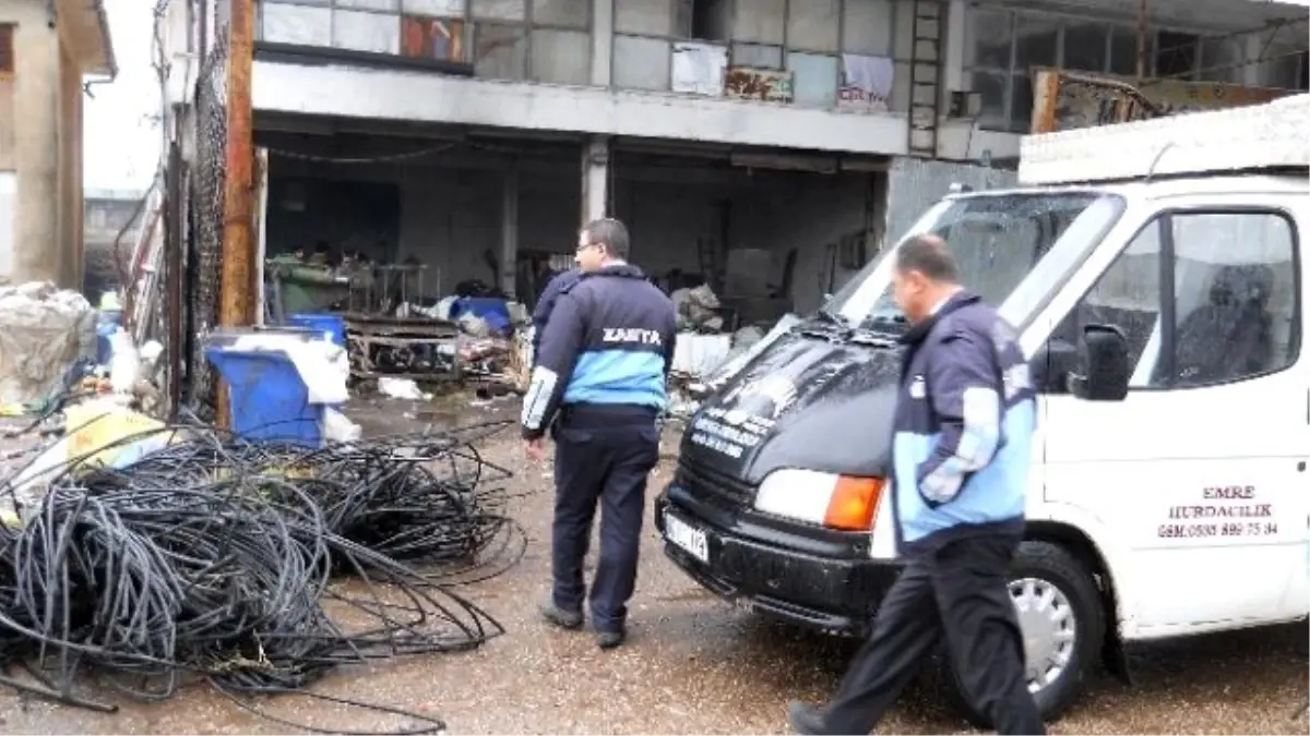 Kumluca\'da Sanayi Sitesi\'ndeki Hurdacılara Kapatma Kararı Çıktı