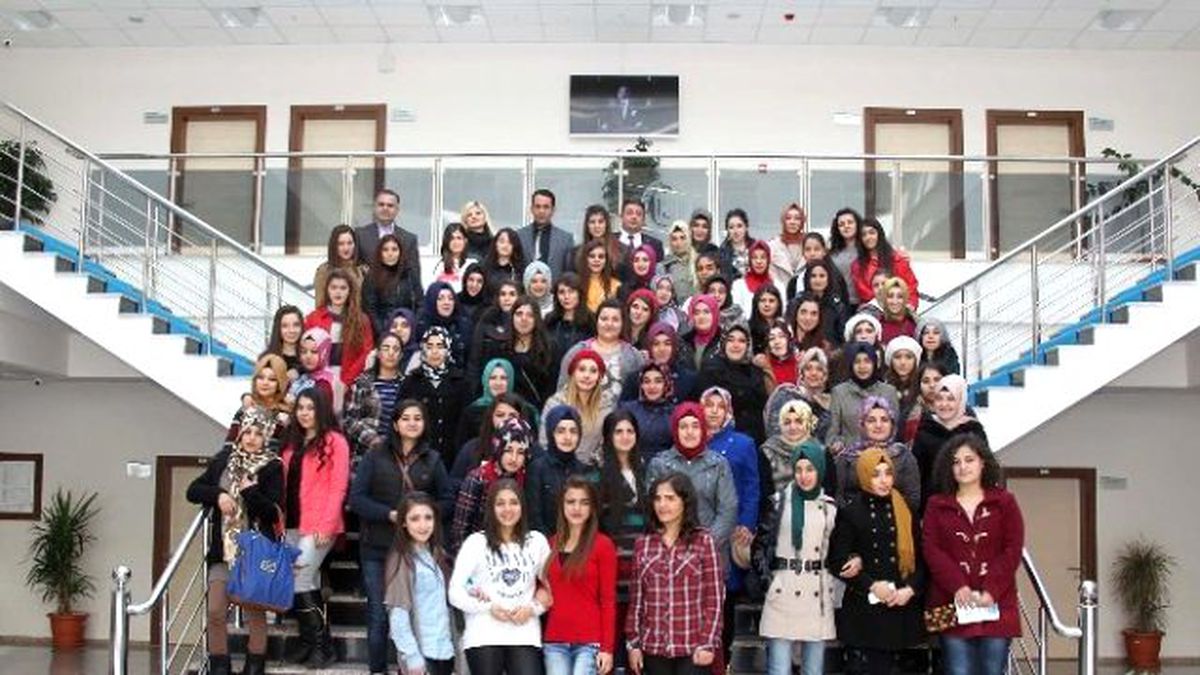 Lise Öğrencileri Bitlis Eren Üniversitesi\'ni Gezdi
