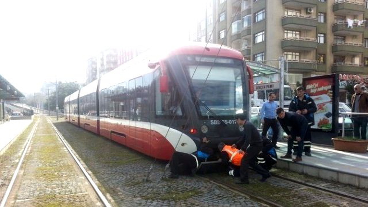 Raylı Sistem Treni Arıza Yapınca, Bakım Ekibi Zamanla Yarıştı
