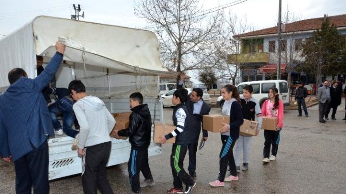 Şahnahanlı Minik Öğrencilerden Türkiye\'ye Örnek Davranış