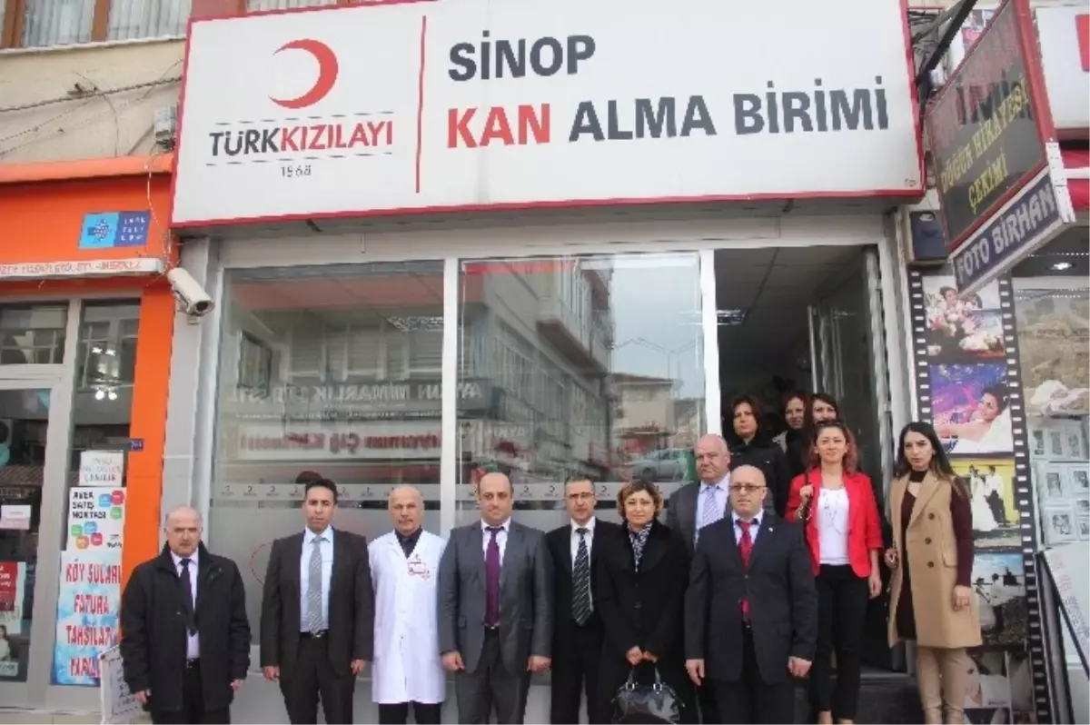 Sinop\'ta Sağlıkçılar Toplu Olarak Kan Bağışında Bulundu