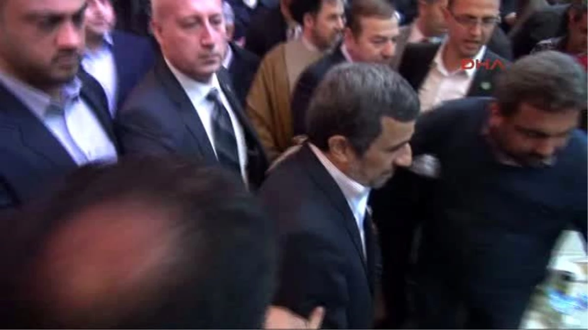 Ahmedinejad\'ı Protesto Etti Ortalık Karıştı
