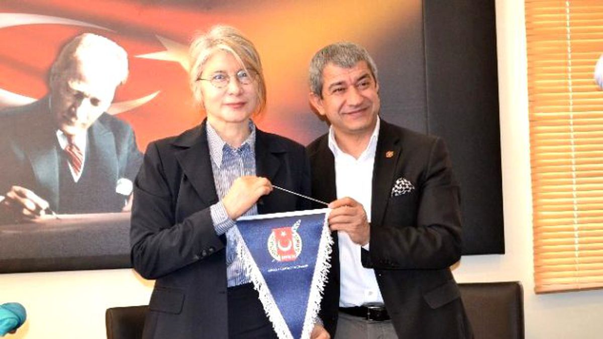 Anadolu Partisi Genel Başkanı Tarhan, Agc\'yi Ziyaret Etti