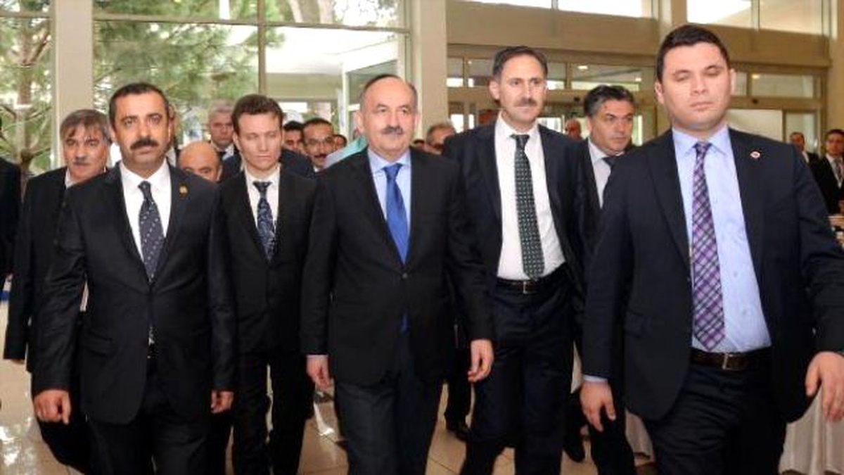 Bakan Müezzinoğlu\'ndan Sağlık Çalışanlarına: Bu Milletin Dualarıdır Bunun Karşılığı
