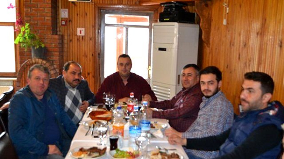 Bilecikspor Galibiyetini Maç Sonunda Verilen Yemekle Kutladı