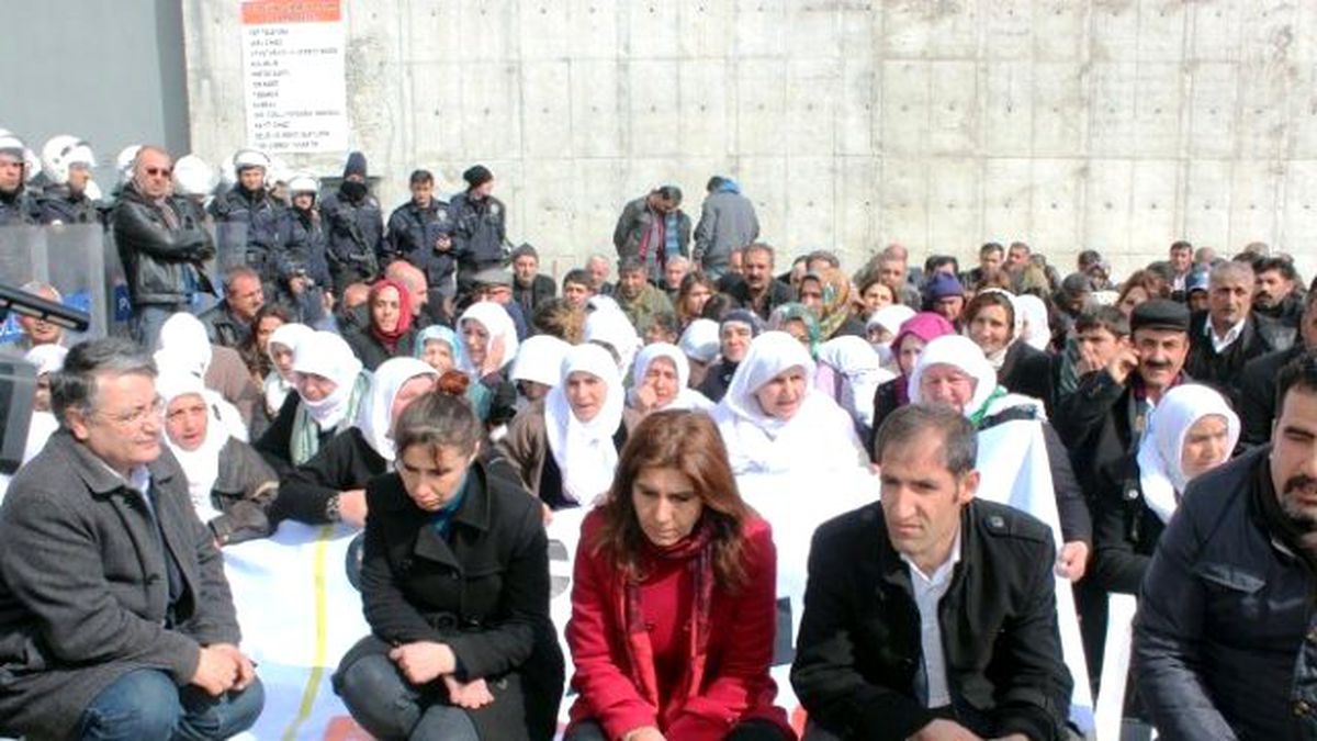 Cezaevlerinde Yaşanan Çocuk İstismarına Yönelik Van\'da Yürüyüş ve Basın Açıklaması Yapıldı