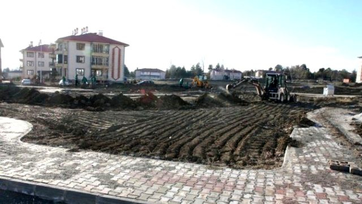 Erzincan Belediyesi\'nden Cumhuriyet Mahallesine Yeni Park