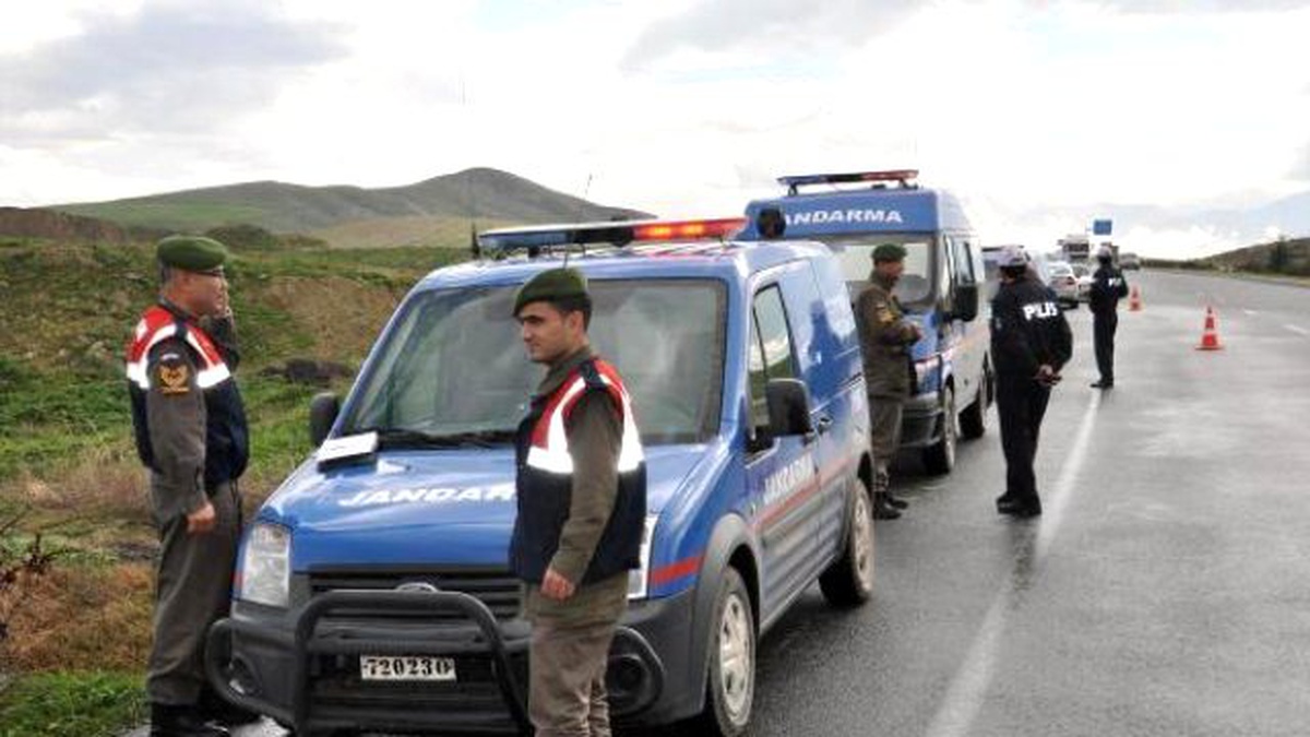 Eşinin Sağlığının Kötüye Gitmesine Dayanamayıp İntihar Etti