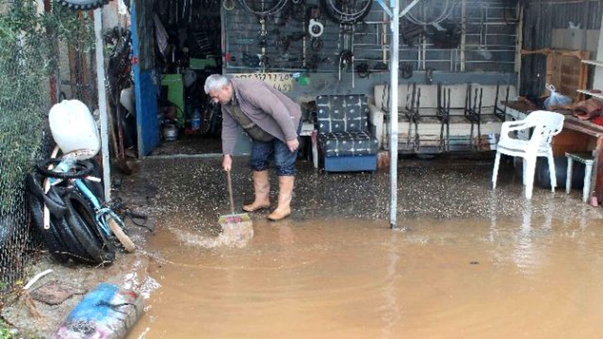Fethiyede Ev ve İşyerleri Sular Altında Kaldı