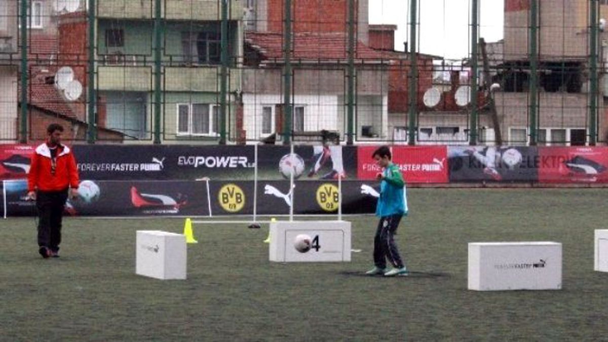 Genç Futbolcular Dortmund Yolcusu