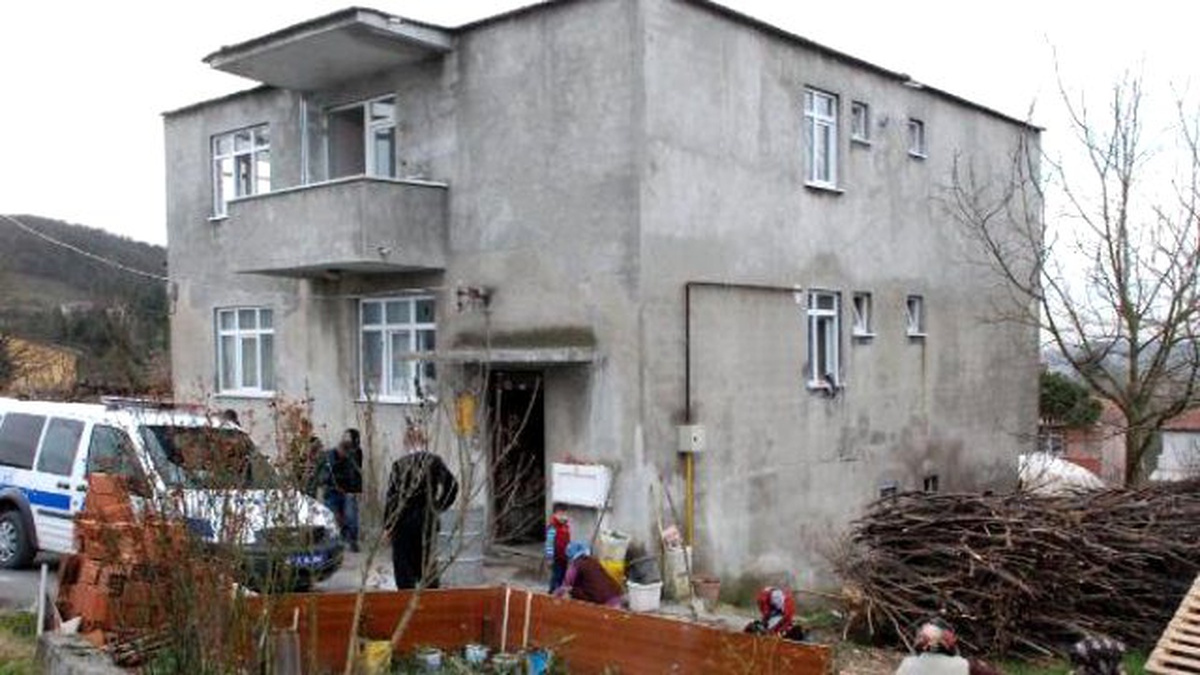 Genç Kadın, Eşini Bıçakladığı İddiasıyla Gözaltına Alındı